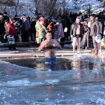 Крещение в России, это народные гуляния, не имеющие отношения к Христианским канонам.